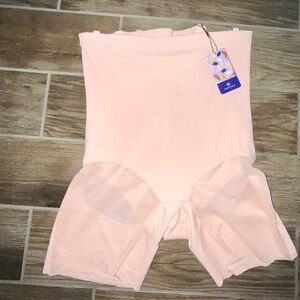 NWT HoneyLove SuperPower Short 2XL